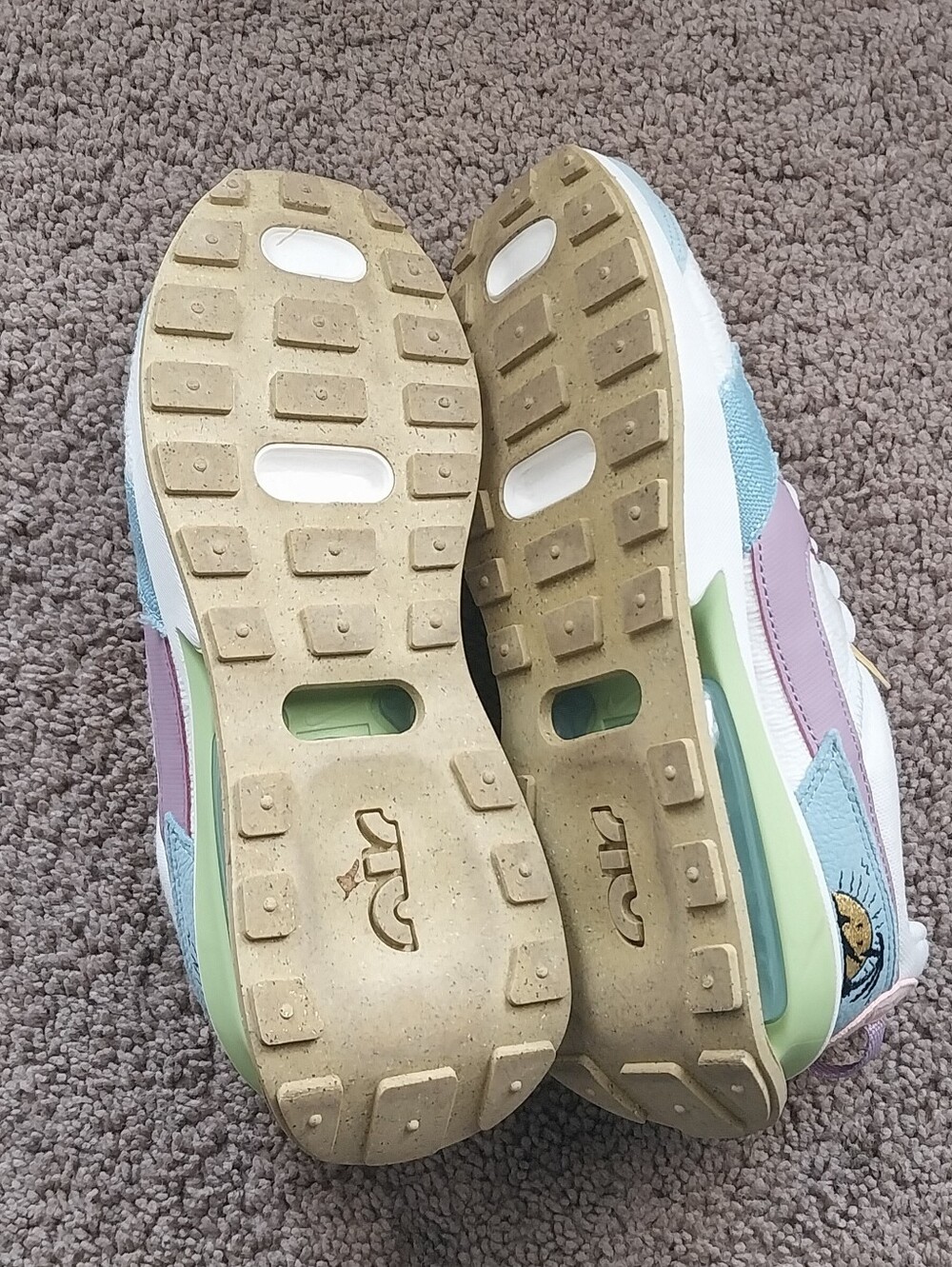 Nike Air Max Pre-Day SE Nike Sun Club Sail Multicolor Women's 7 - Picture 6 of 7